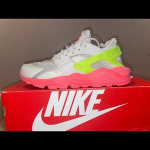 Brand New Nike Air Huarache Run